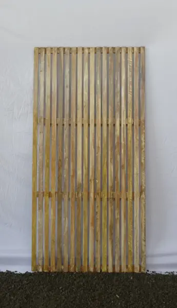 Product image 5 of the product “bamboo weave fence with laminated surround finished with 2 coats of pu ”